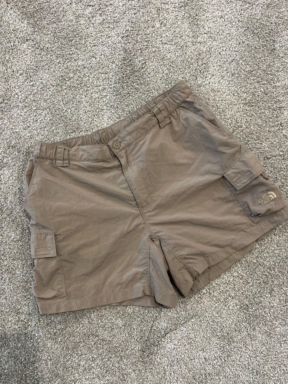 The North Face Women’s Cargo Shorts Tan Size Small Hiking Outdoor ANS1 5” inseam